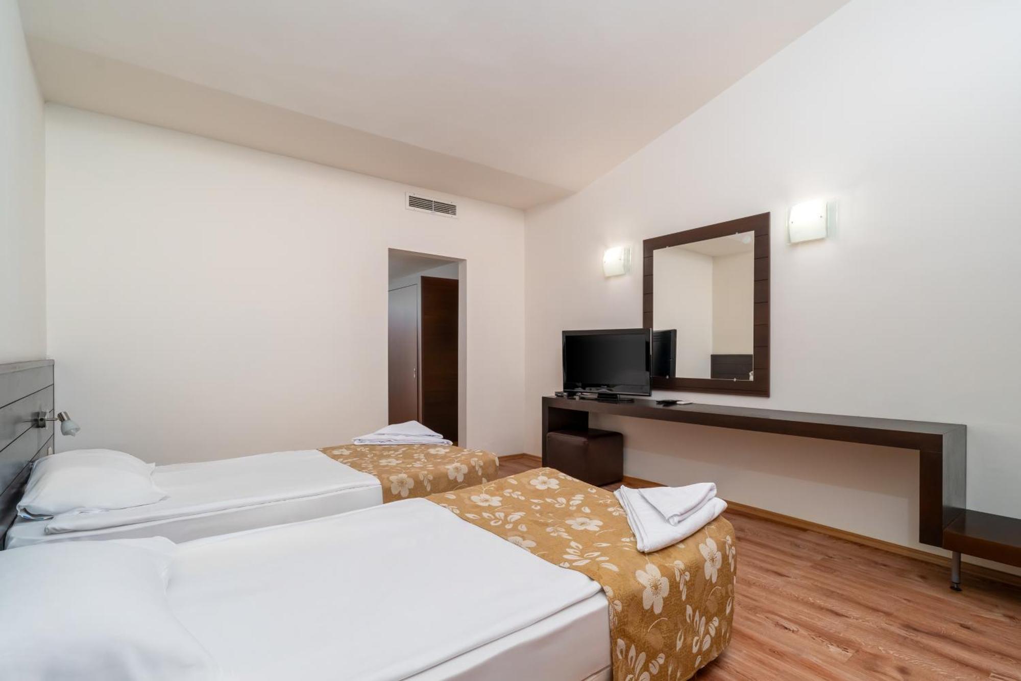 Asteria Family Sunny Hotel 4*